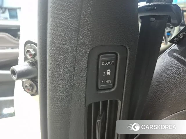 Honda Odyssey 2019 Белый из Кореи, фото 6