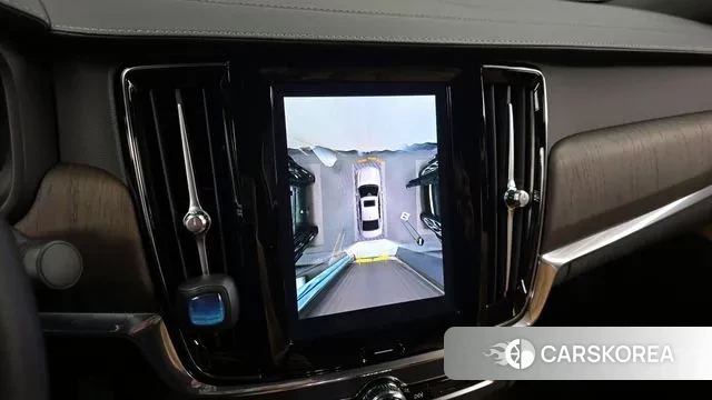 Volvo XC40 2022 Светло-серебряный цвет из Кореи, фото 6