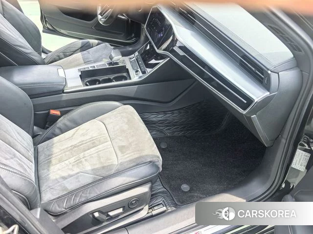 Audi A6L 2021 Черный из Китая, фото 6