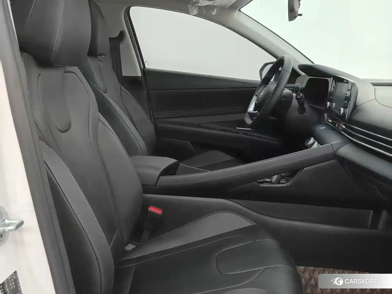 Hyundai Elantra 2024 Белый из Китая, фото 6