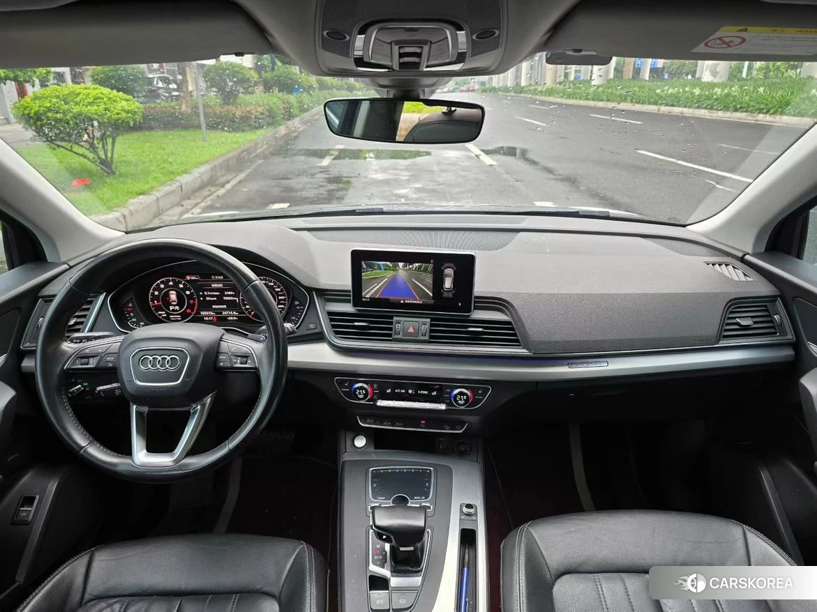Audi Q5L 2020 Темно-серый из Китая, фото 6