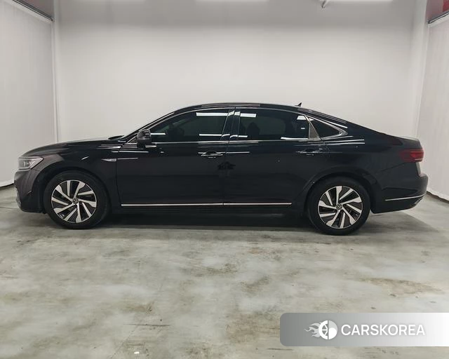 Volkswagen Passat PHEV 2022 Черный из Китая, фото 6