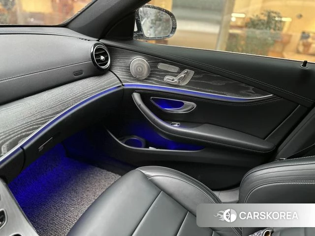 Mercedes-Benz E-Class W213 2021 Белый из Кореи, фото 6