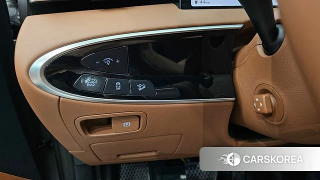 Genesis GV70 2024 Серебристо-серый из Кореи, фото 6