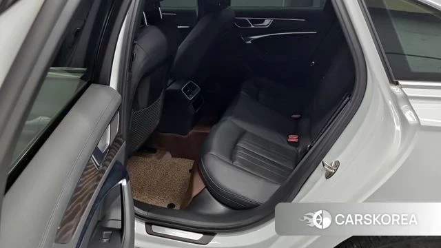 Audi A6 (C8) 2021 Белый из Кореи, фото 6