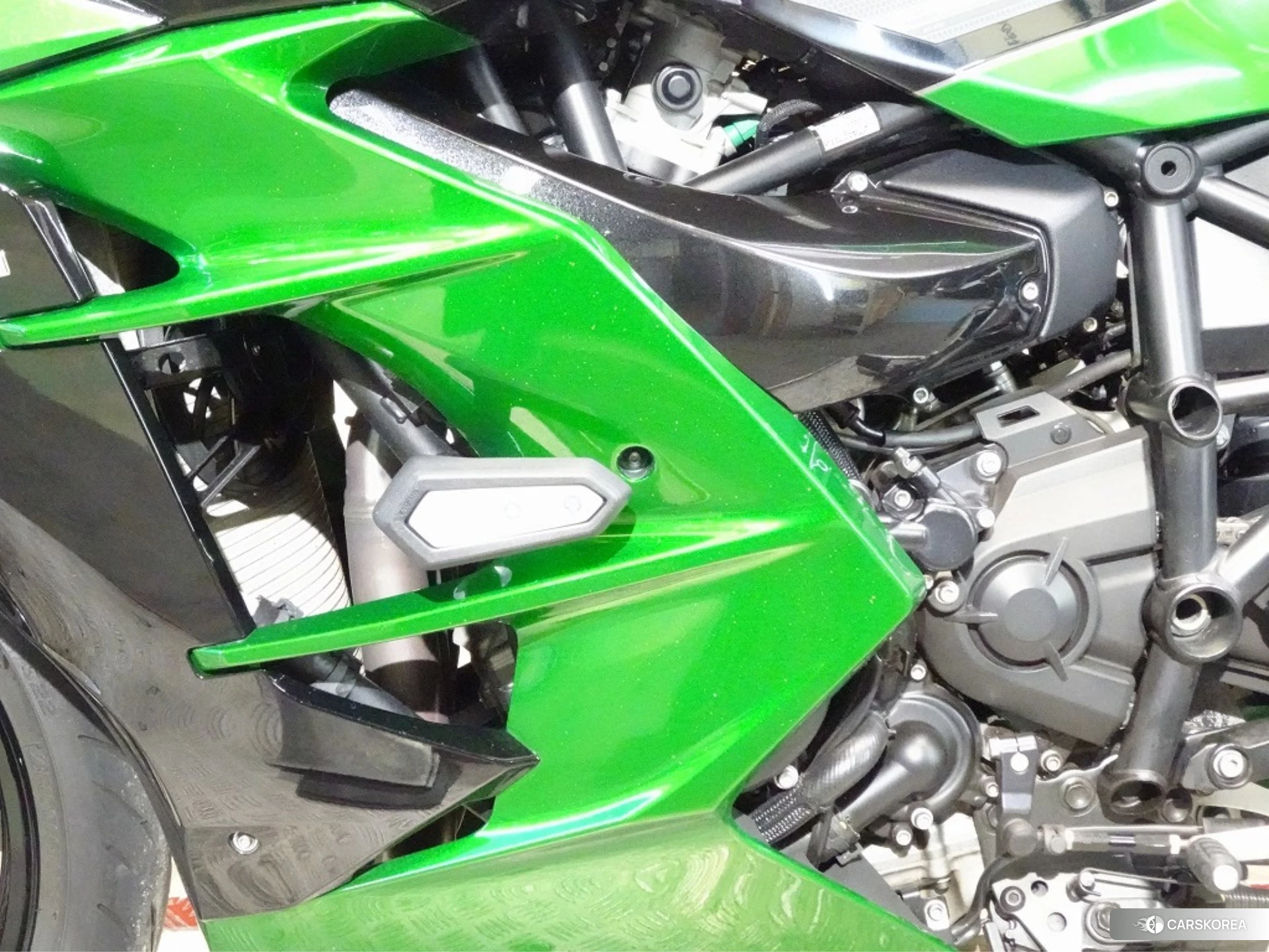 Kawasaki NINJA H2 SX SE id 3947991 из Японии 6