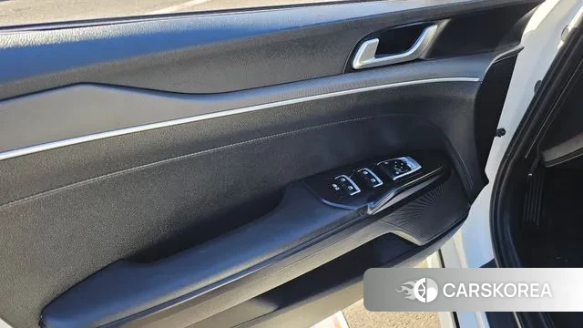 Kia K5 3rd generation 2023 Белый из Кореи, фото 6