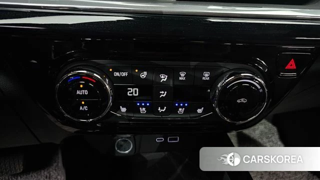 Chevrolet (GM Daewoo) Trax Crossover 2023 Белый из Кореи, фото 6