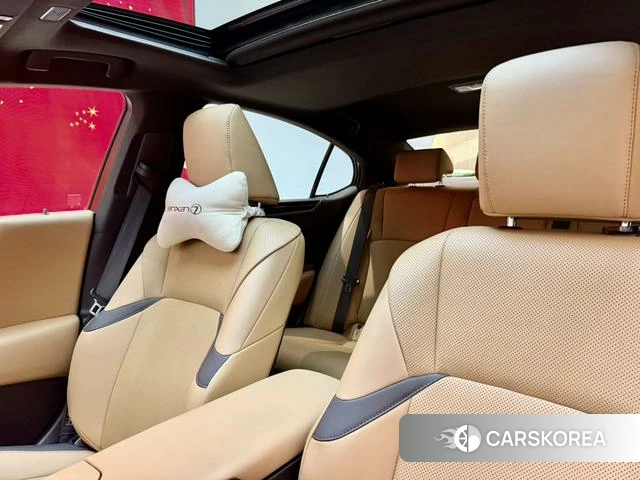 Lexus ES 2021 Серебристо-серый из Китая, фото 6