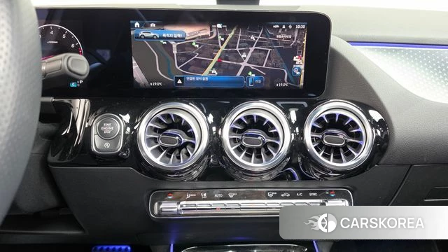 Mercedes-Benz GLA - Class H247 2024 Белый из Кореи, фото 6