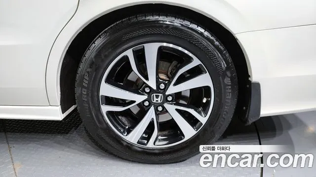 Honda Odyssey 2018 Белый из Кореи, фото 6