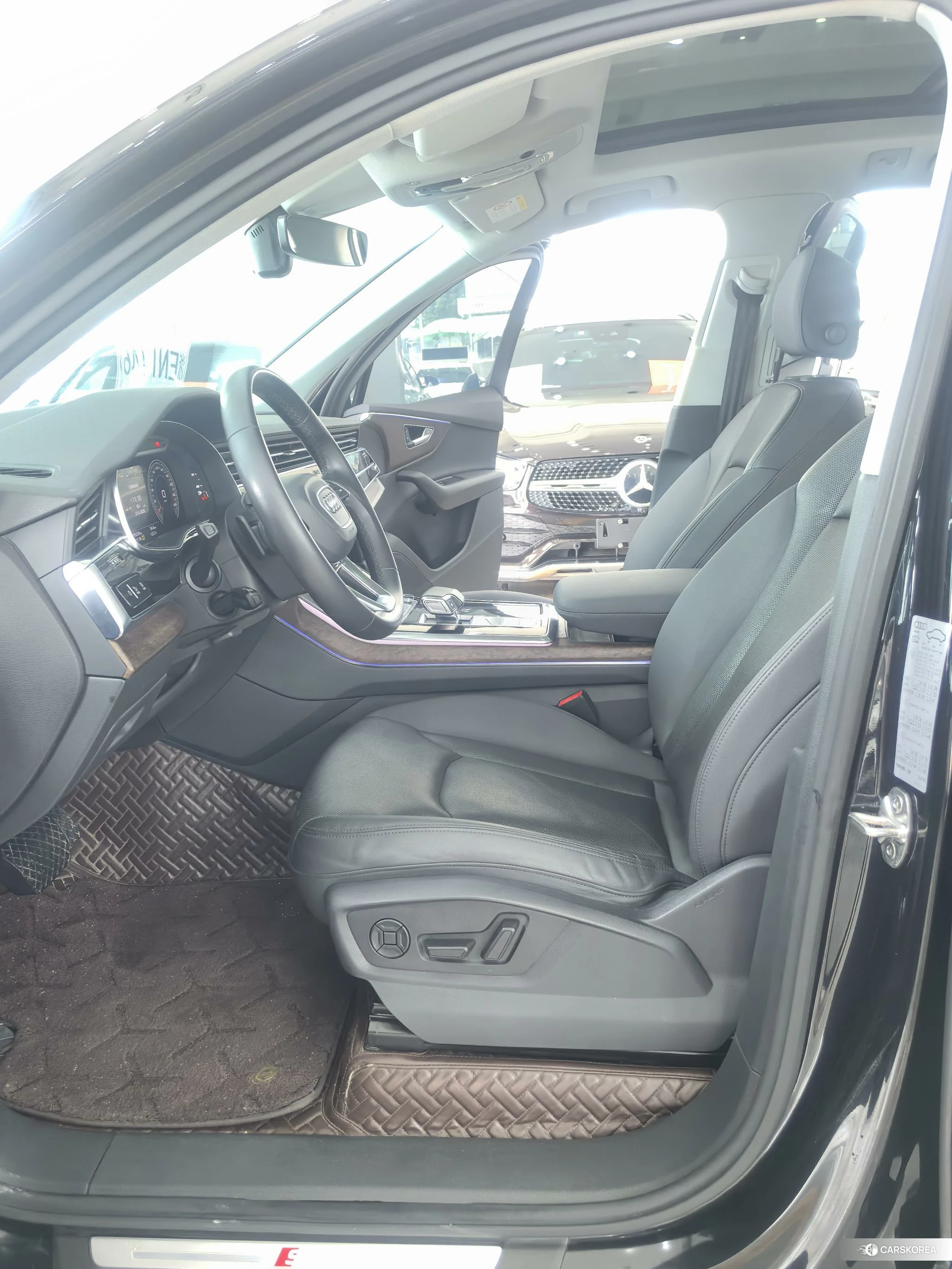 Audi Q7 2020 Черный из Китая, фото 6