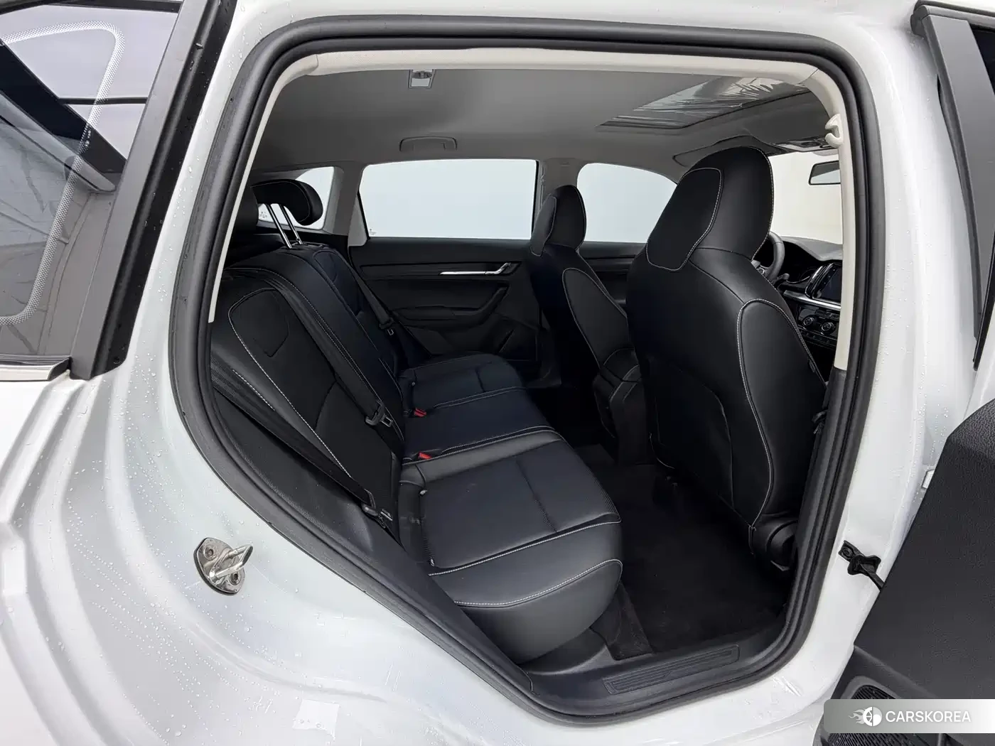 Skoda Komick 2023 Белый из Китая, фото 6