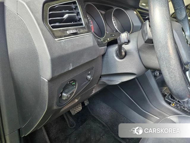Volkswagen Tiguan second Generation 2020 Белый из Кореи, фото 6