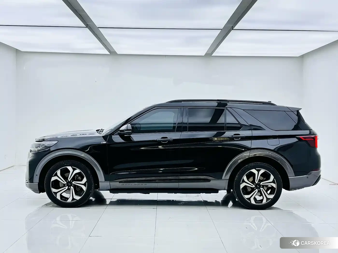 Ford Explorer 2022 Черный из Китая, фото 6
