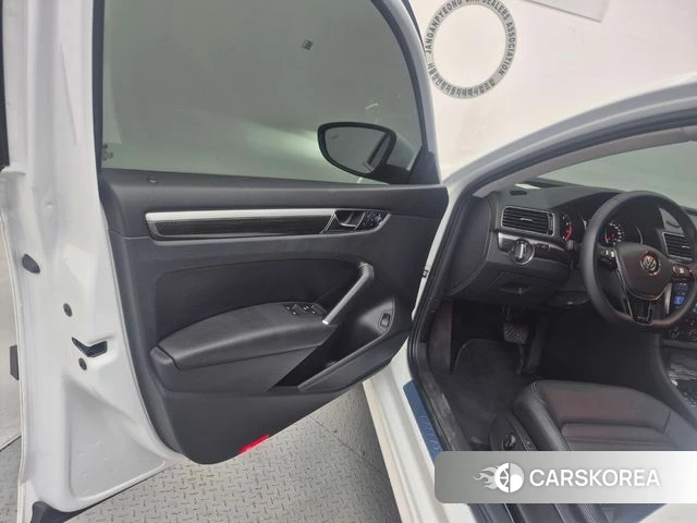 Volkswagen The New Passat 2018 Белый из Кореи, фото 6