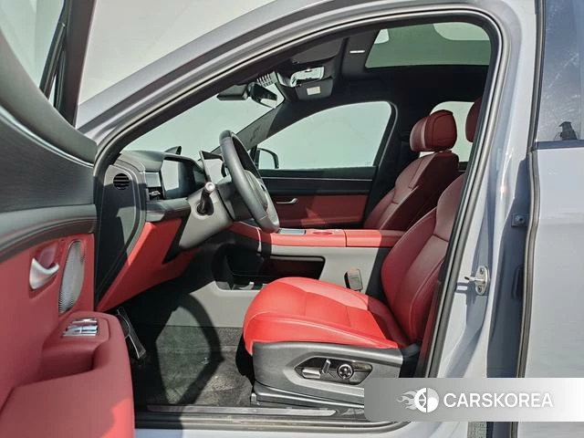 AITO Ask the world M5 2025 Серебристо-серый из Китая, фото 6