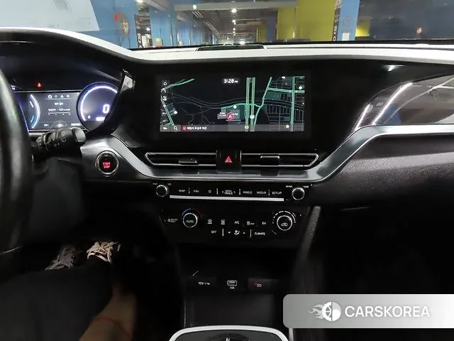 Kia Niro Plus 2022 Белый из Кореи, фото 6