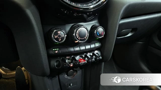 Mini Cooper 2018 Черный из Кореи, фото 6