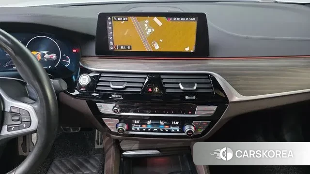 BMW 5 Series (G30) 2019 Белый из Кореи, фото 6