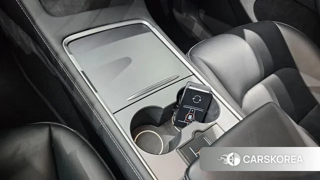 Tesla Model Y 2023 Черный из Кореи, фото 6