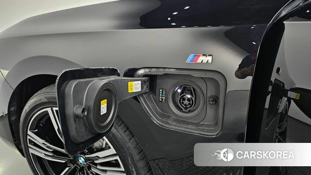 BMW 7 Series (G70) 2023 Черный из Кореи, фото 6