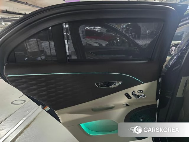 Bentley Flying Spur 3rd Generation 2022 Черный из Кореи, фото 6