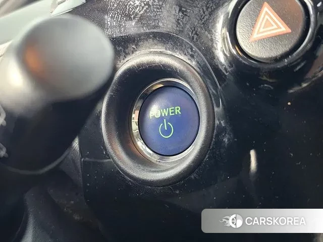 Toyota Prius C 2018 Жемчужный цвет из Кореи, фото 6