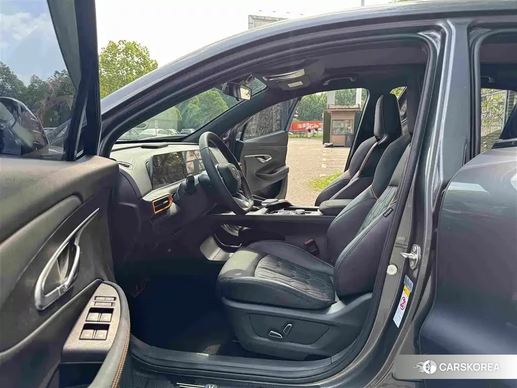 Chang'an Changan UNI-T 2022 Silver/gray из Китая, фото 6