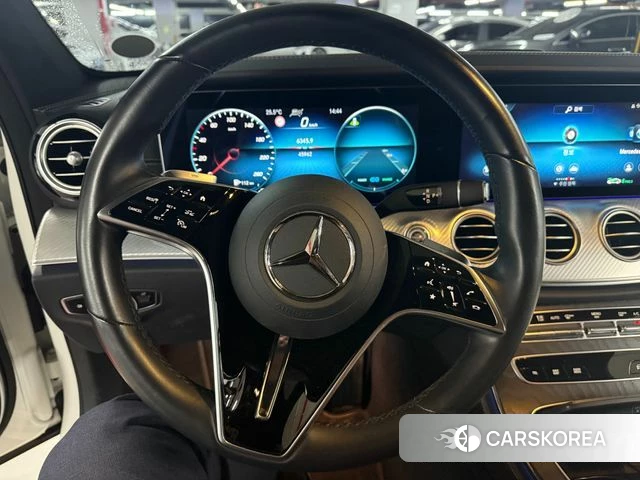 Mercedes-Benz E-Class W213 2021 Белый из Кореи, фото 6