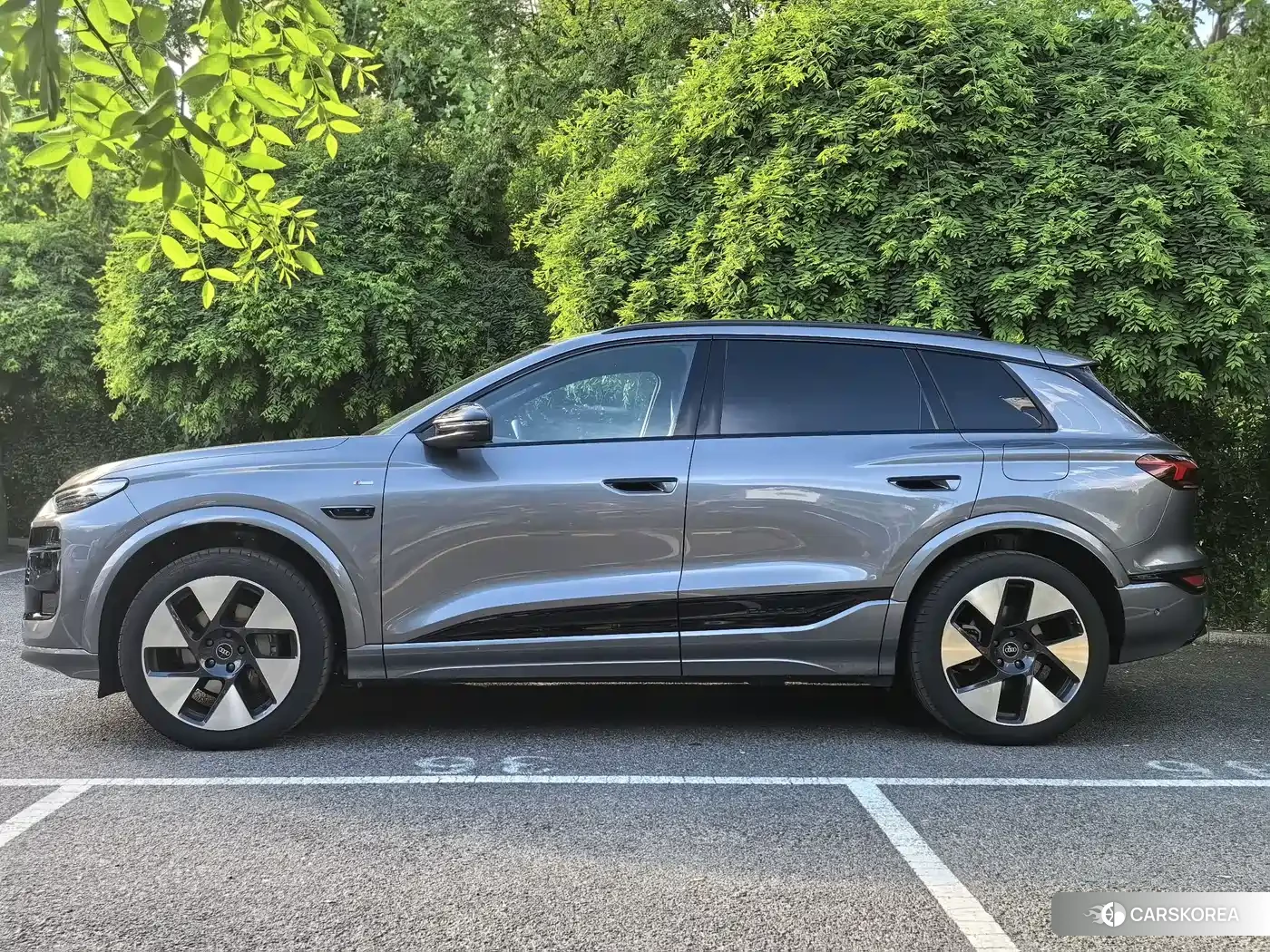 Audi Q6L e-tron 2025 Silver/gray из Китая, фото 6