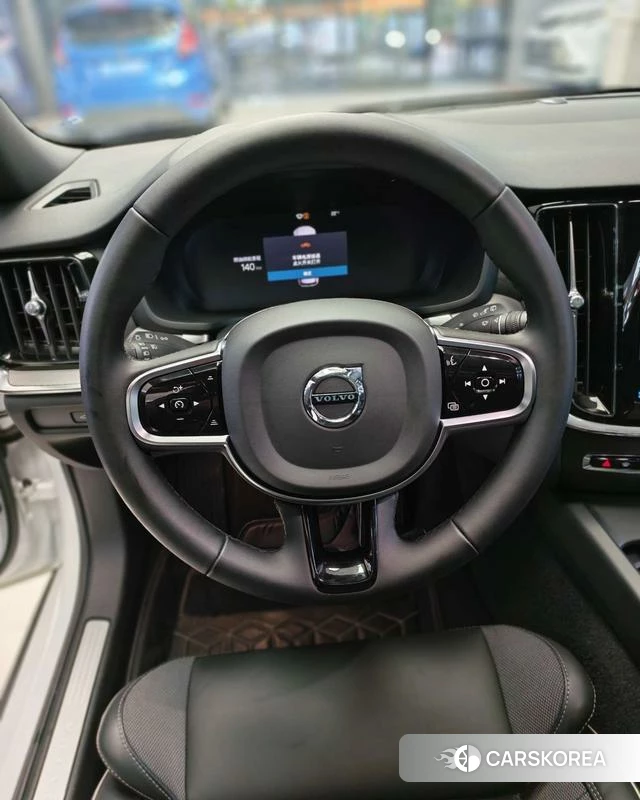Volvo V60 2024 Белый из Китая, фото 6