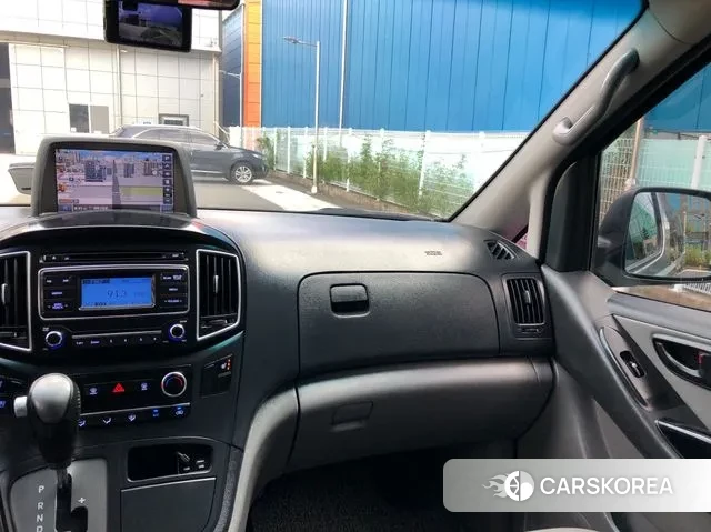 Hyundai The New Grand Starex 2021 Серебристо-серый из Кореи, фото 6