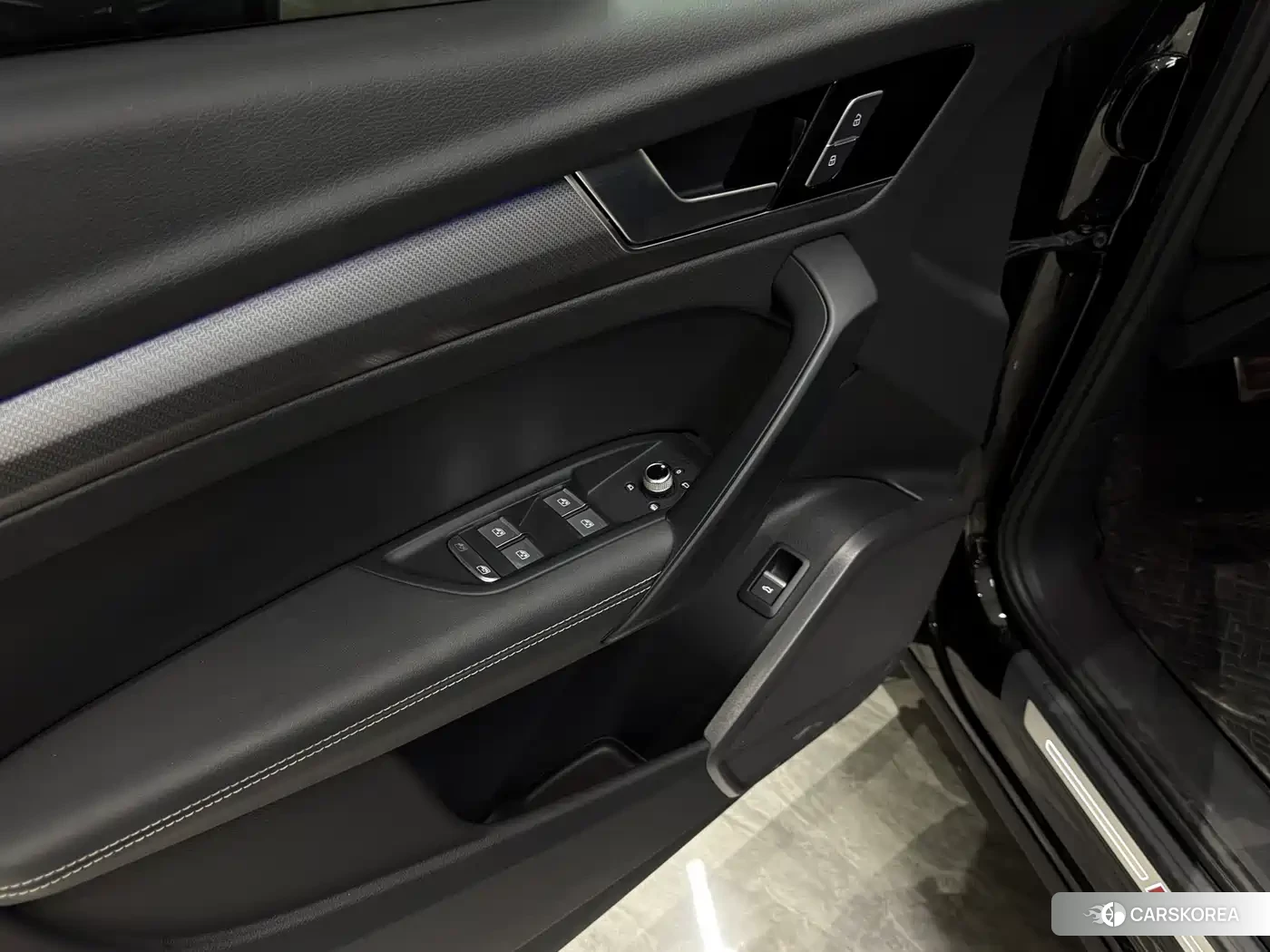 Audi Q5L 2025 Черный из Китая, фото 6