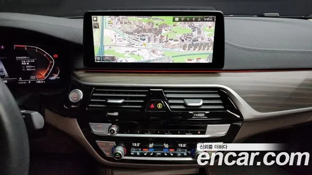 BMW 5 Series (G30) 2022 Серебристо-серый из Кореи, фото 6