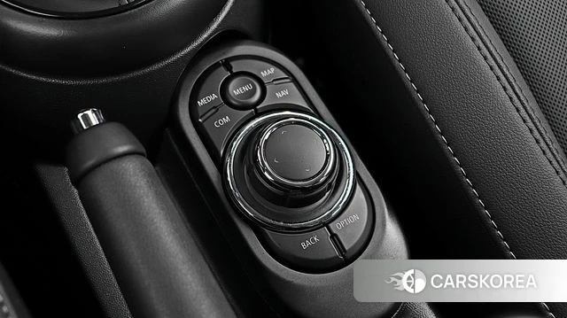 Mini Cooper 2024 Черный из Кореи, фото 6