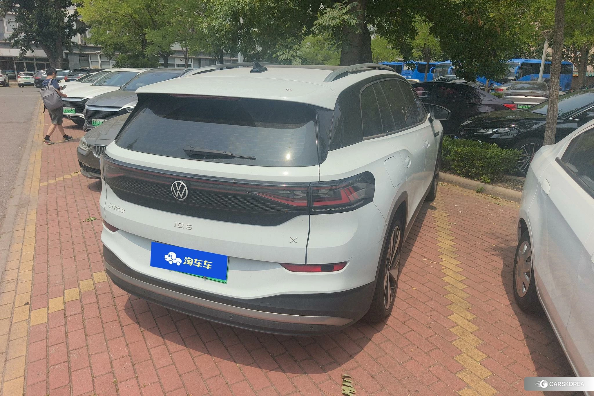 Volkswagen ID.6 X 2021 Белый из Китая, фото 6