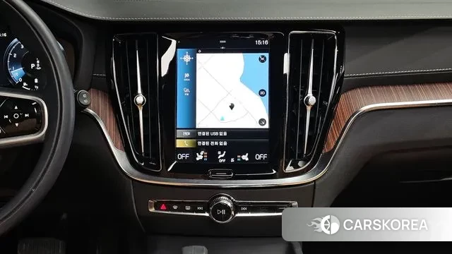 Volvo V60 Cross-Country 2nd Generation 2022 Серебряный из Кореи, фото 6