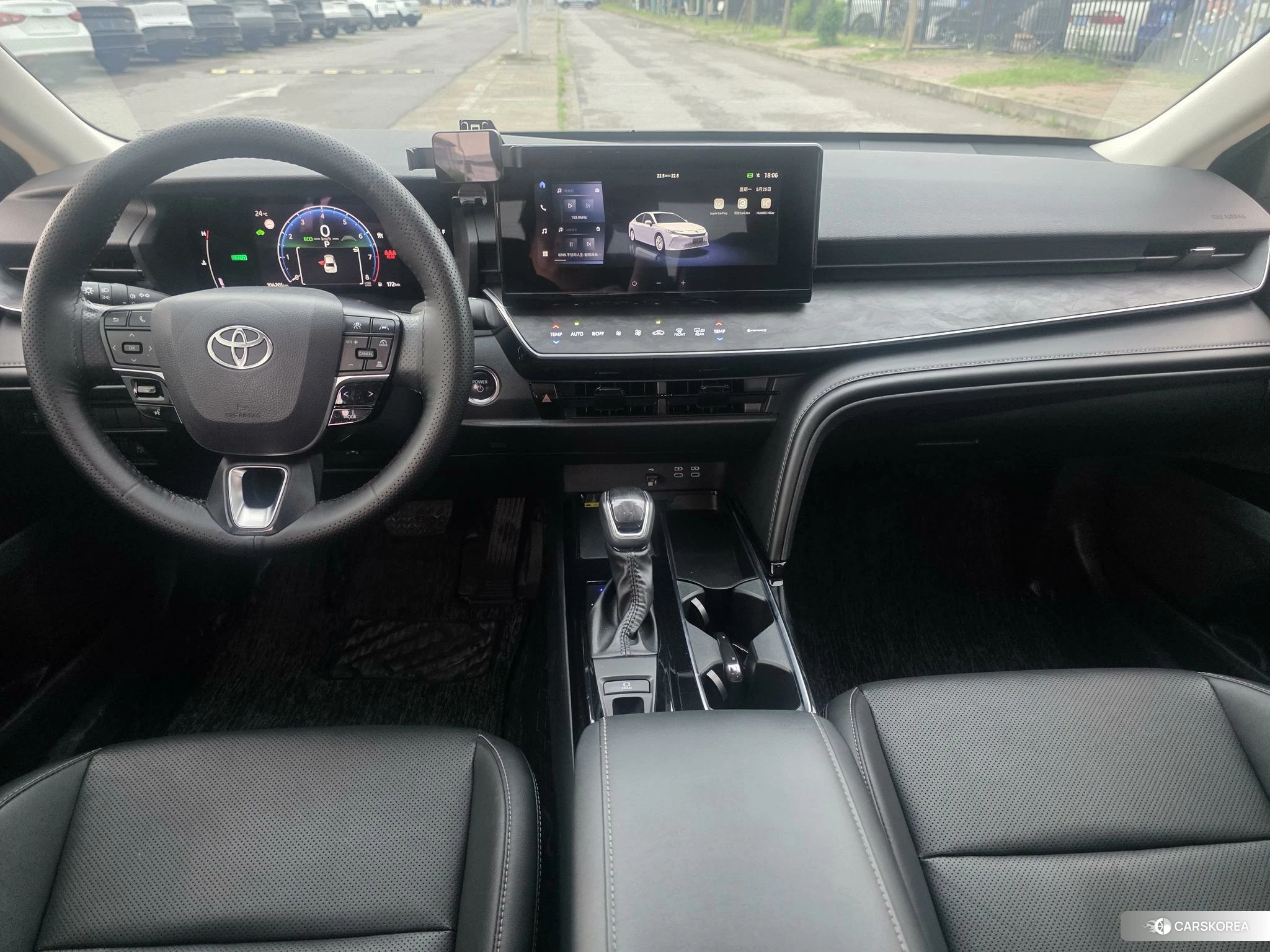 Toyota Camry 2024 Черный из Китая, фото 6
