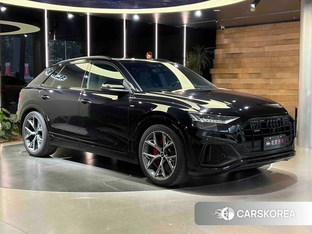 Audi Q8 2021 Черный из Китая, фото 6