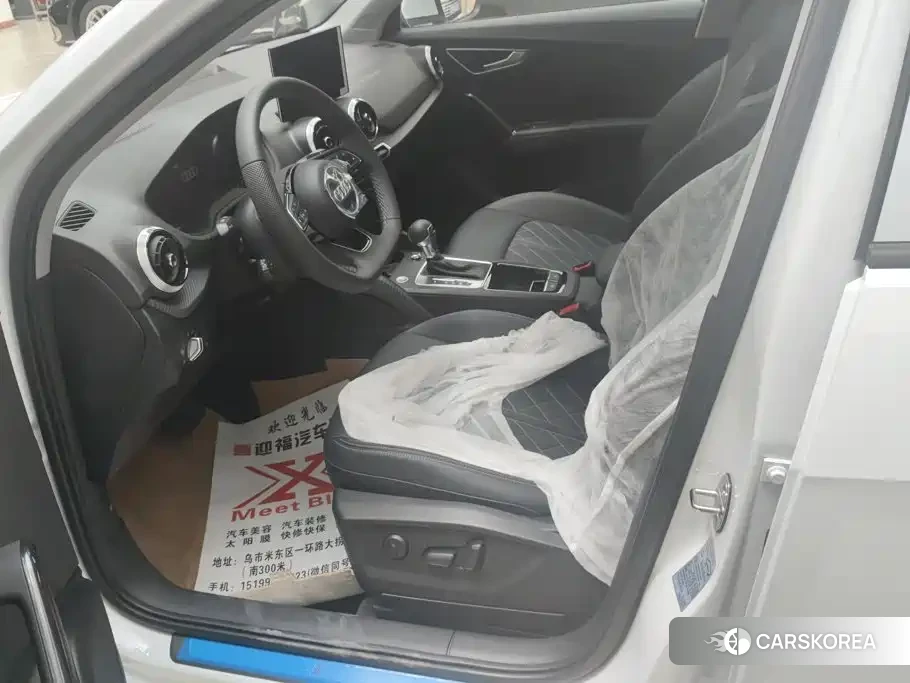 Audi Q2L 2026 Silver/gray из Китая, фото 6