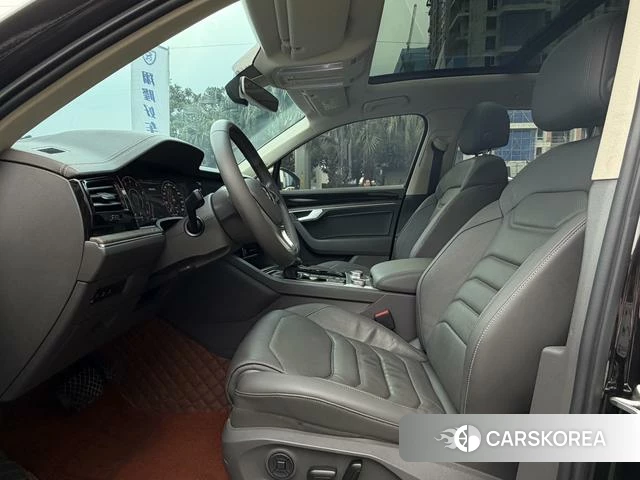 Volkswagen Touareg 2020 Черный из Китая, фото 6