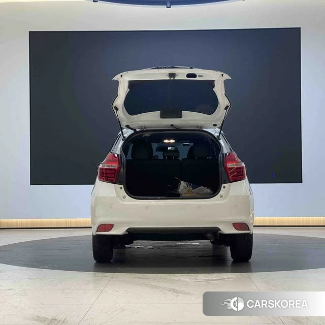 Toyota YARIS L Zhixuan 2022 Белый из Китая, фото 6