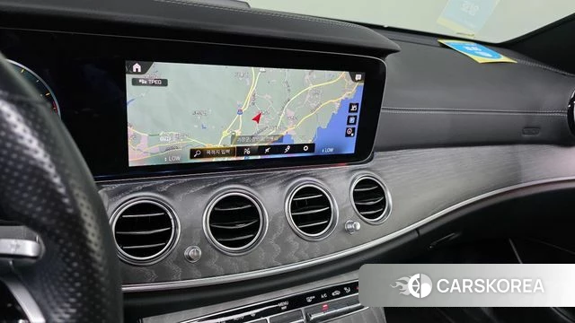 Mercedes-Benz E-Class W213 2022 Белый из Кореи, фото 6
