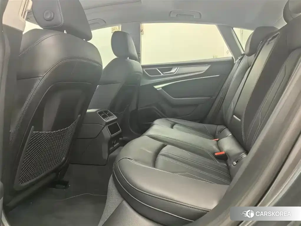 Audi A7 2025 Silver/gray из Китая, фото 6