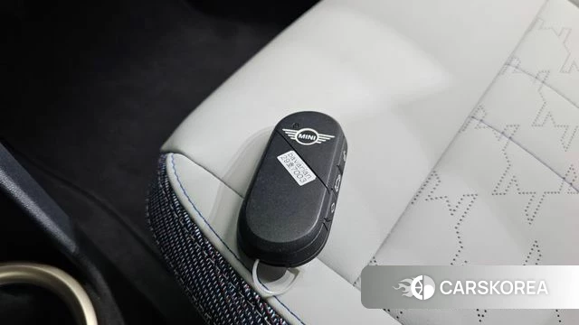 Mini Cooper S Countryman 3rd Generation 2025 Серебристо-серый из Кореи, фото 6