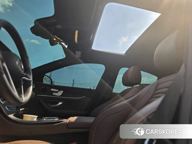 Mercedes-Benz E-Class W213 2023 Белый из Кореи, фото 6