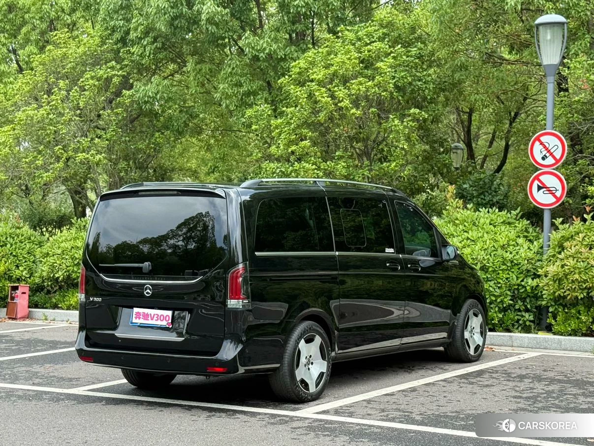 Mercedes-Benz V-class 2024 Черный из Китая, фото 6