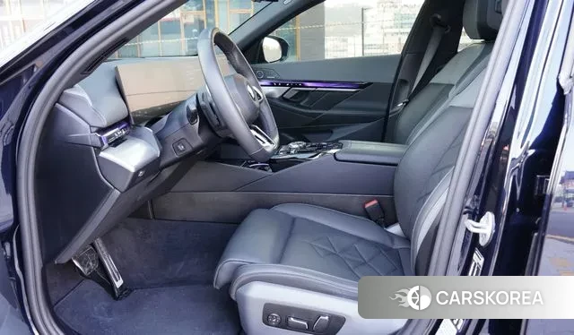 BMW 5 Series (G60) 2025 Черный из Кореи, фото 6