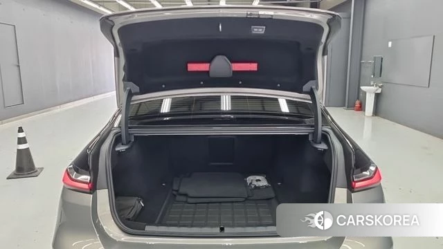 BMW 7 Series (G70) 2023 Серебряный двухцветный из Кореи, фото 6